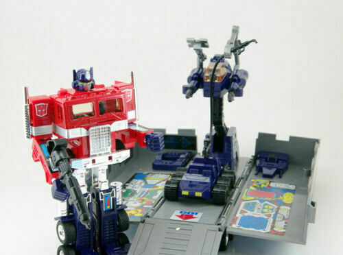 Transformers G1 Autobot Commander Optimus Prime Action Figure Toy New in Box - Picture 1 of 11