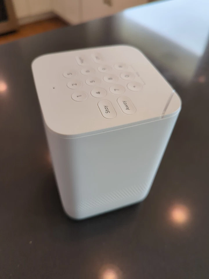 Blue by ADT Smart Home Hub Graphite S40LR0-01-PG No Power Cord K23 - Image 2 of 4