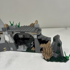 LEGO The Lord of the Rings Attack on Weathertop 9472, 99% w Manual no Minifigure