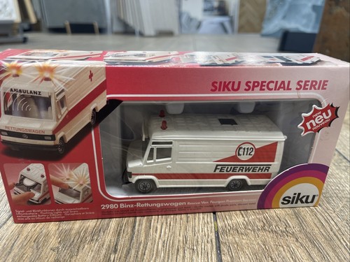 Siku 2980 Mercedes Ambulance Rescue Van With Flashing Lights Mint