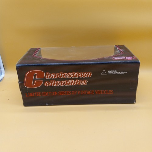 Charlestown Collectibles 1941 Packard Convertible 1:18 Blue *PART ONLY AS-IS* - Picture 11 of 14