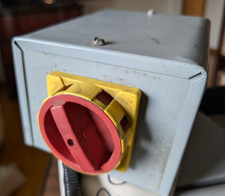 Heavy Duty Rotary Disconnect On/Off Switch 4 Pole Maintaining with Enclosure