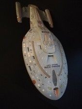 Revell Star Trek Voyager NCC-74656  Model Kit bemalt und lackiert