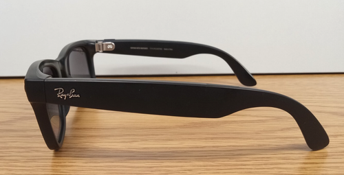 Gafas inteligentes polarizadas Ray-Ban Meta Wayfarer AI (RW4008, negras) - Función completa - Imagen 8 de 11