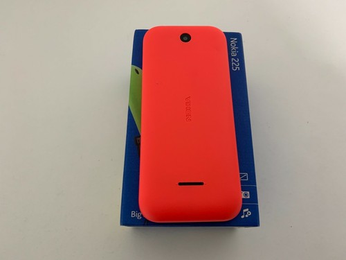 BRAND NEW NOKIA 225 - RED - SIM FREE - BLUETOOTH - 2MP CAMERA - 3G - FM RADIO - Picture 7 of 7