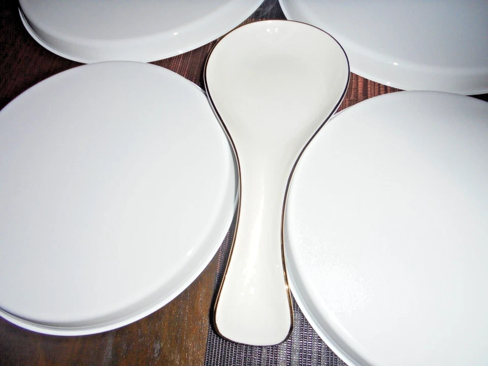 HONEYDAK 5 PIECE STAINLESS STEEL WHITE STOVE COVER WITH A CERAMIC SPOON REST - Image 2 of 2