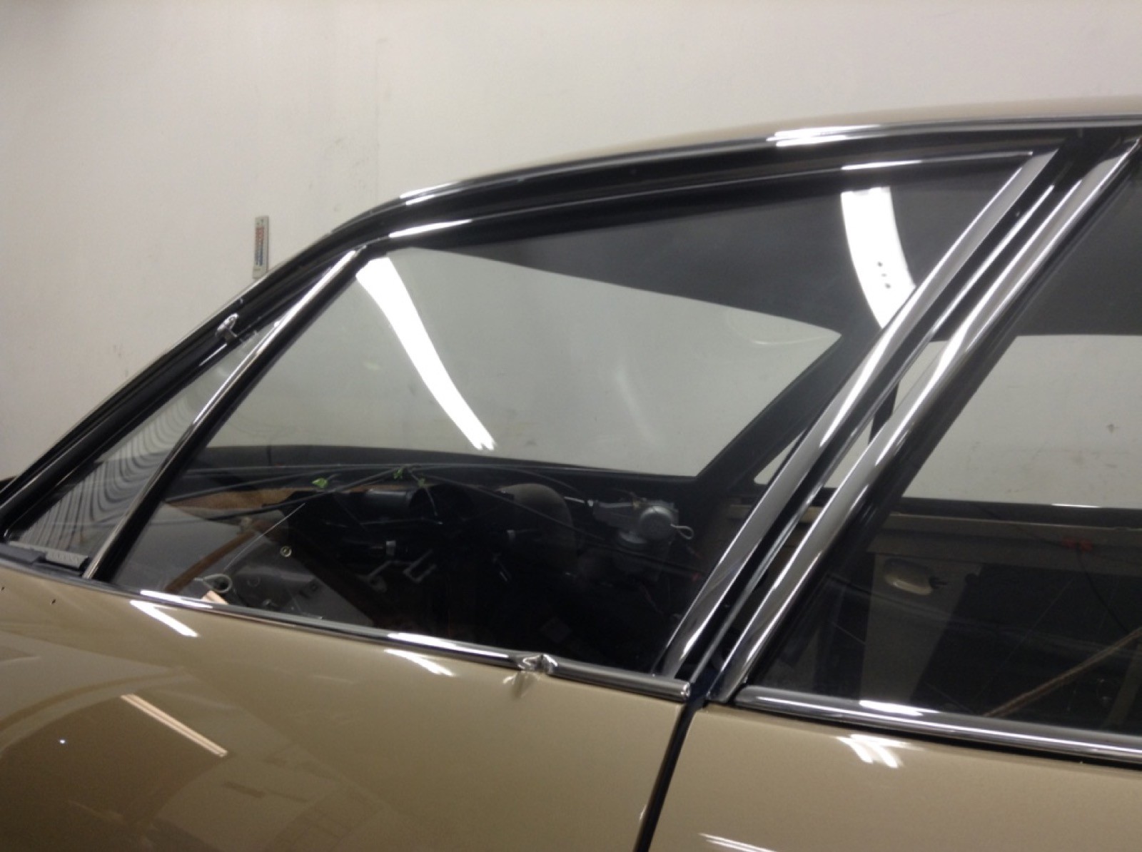 Ferrari 365 GTB/4 "Daytona" (Coupe) Door Window Glass, New Pair, 1969 - 1973