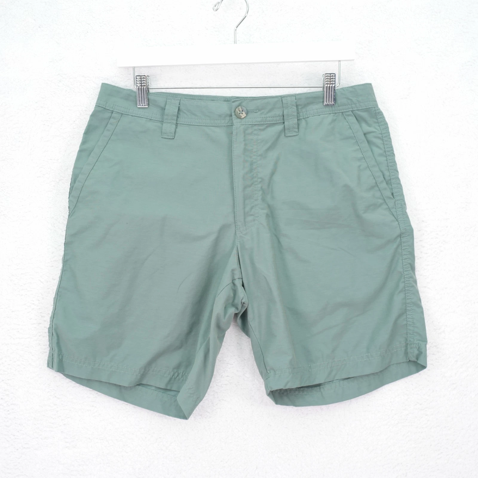 Columbia Green Flat Front Chino Shorts Cotton Polyester Men's 33 / 8 Mid Rise