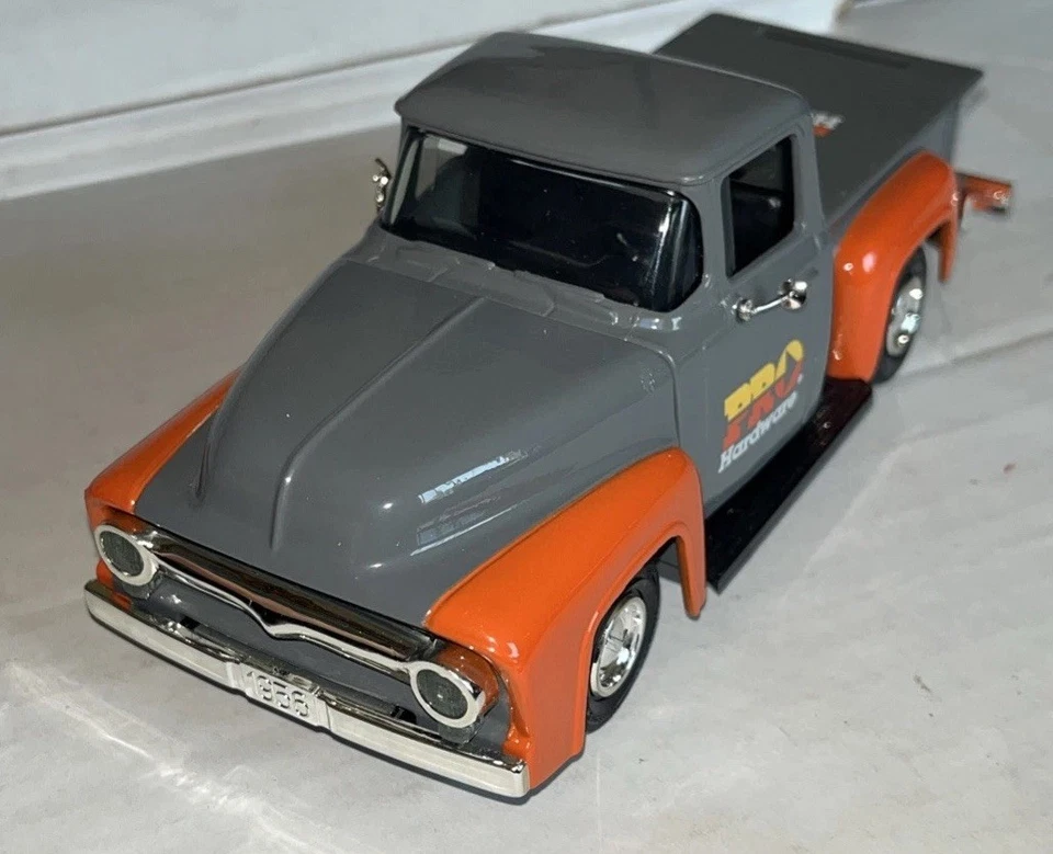 Vintage ERTL DieCast Pro Hardware 1956 Ford F-100 Pick-Up Truck Bank With Key - Image 4 of 4