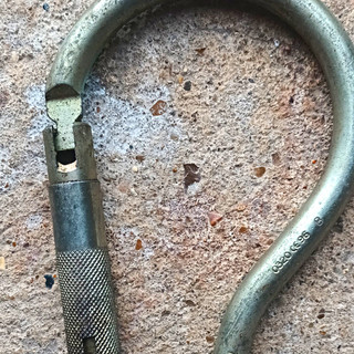 scaffolders Metal Locking Carabiner Clip with Screwgate Locking Sleeve
