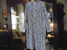ARIA Blue Floral Print Fleece Nightgown, Sz. XL.