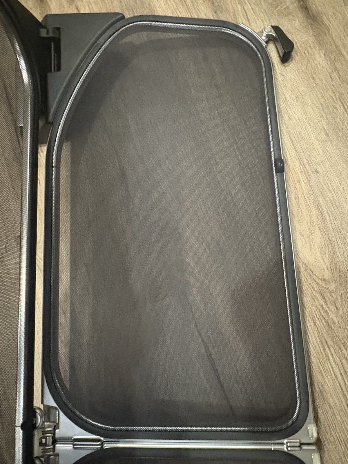 07-11 BENTLEY GTC WINDSCREEN DEFLECTOR WIND SCREEN, never used with case