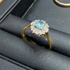 Vintage 18ct gold diamond ring with Zircon stone