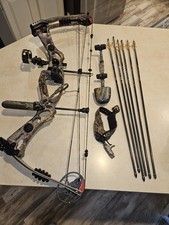 Hoyt Compound Bow Camo Right Hand with Arrows, Release Aid & Hard Case