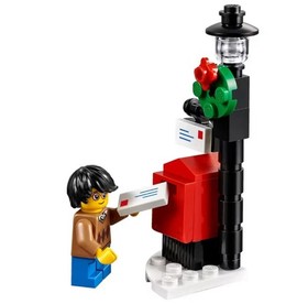 Celebrate the holidays with LEGO 40263 Town Square &ndash; Rare 2017 Christmas set