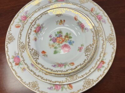 76-piece Noritake Dinner Service, Morimora Stamp, Dresita Pattern