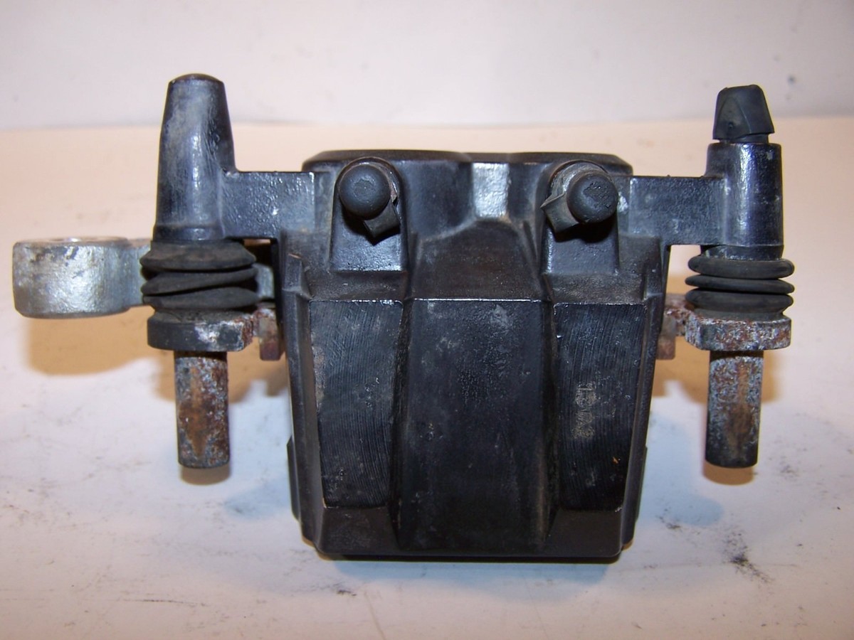 KAWASAKI ZX600 REAR CALIPER & BRACKET MOUNT 43041-1362-DJ ZX 600 C