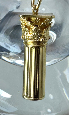 Vintage 18K/750 Gold 6.42 Grams Ancient Greek Corinthian Column Acanthus Pendant