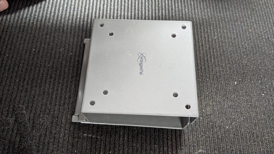 Vogels VESA 100 / 75 Monitor Wandhalterung Stufenweise neigbar