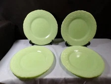 Set of 4 Mckee Green Jadeite Glass Laurel Dinner Plates 9" Wide