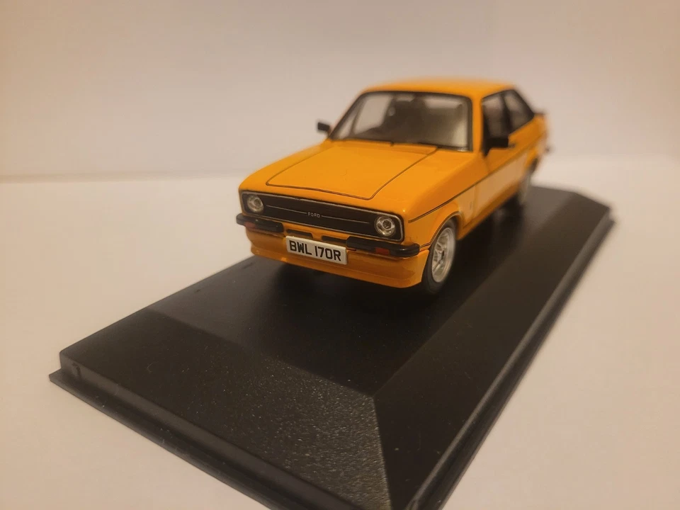 vanguards  VA 12603 Ford Escort MK11  RS  Mexico Signal Amber  boxed LTD  - Image 4 of 4