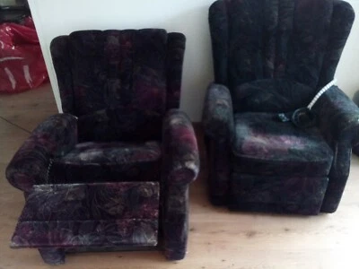 2 fauteuils ralax electrique en velours - Photo 1/4