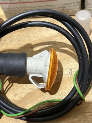 Genuine VW Volkswagon Audi Amber Side Marker Light Socket 