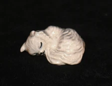 Hagen Renaker Miniature Persian Lying Sleeping Cat Figurine #2