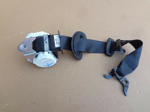 BMW 1er E87 Sicherheitsgurt Gurt vorne links 33059848 97tkm