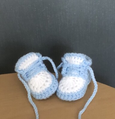 Gehäkelte Babyschuhe Handarbeit gehäkelt Wolle Baby Booties Sneaker Hausschuhe