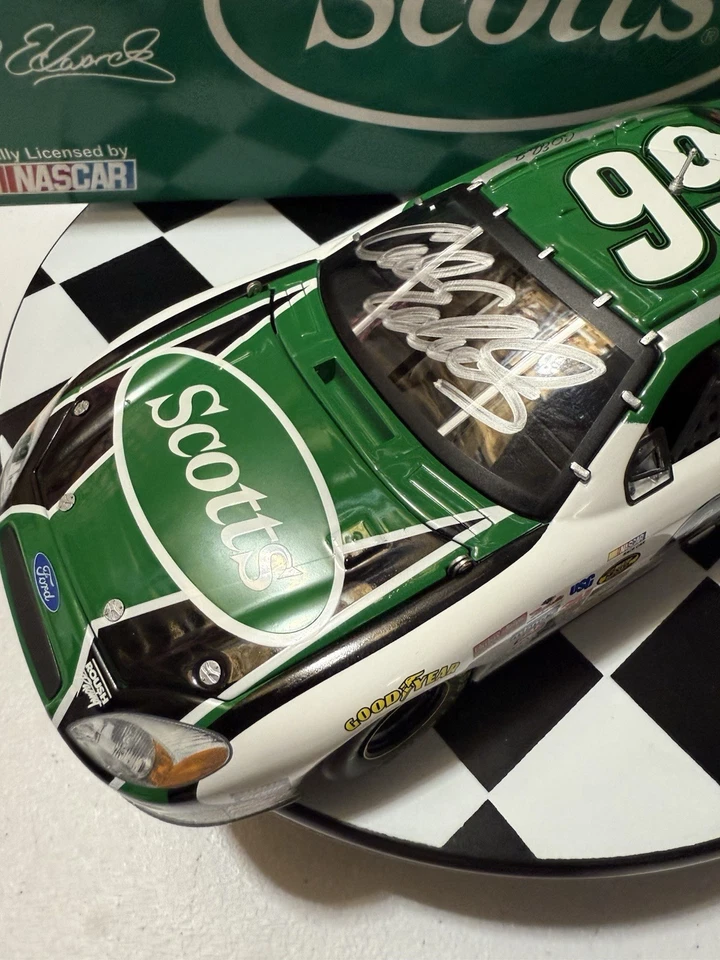 RARO* AUTOGRAFIADO CARL EDWARDS #99 SCOTTS PRIMERA VICTORIA 2005 1/24 Diecast Foto 2 de 4
