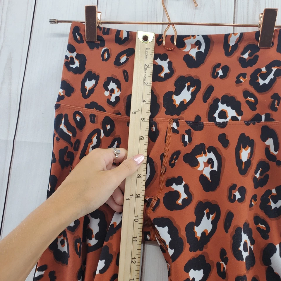 Lorna Jane Leggings Small Womens Wildcat Animal Print Cropped Athletic Pull On Foto 3 de 4