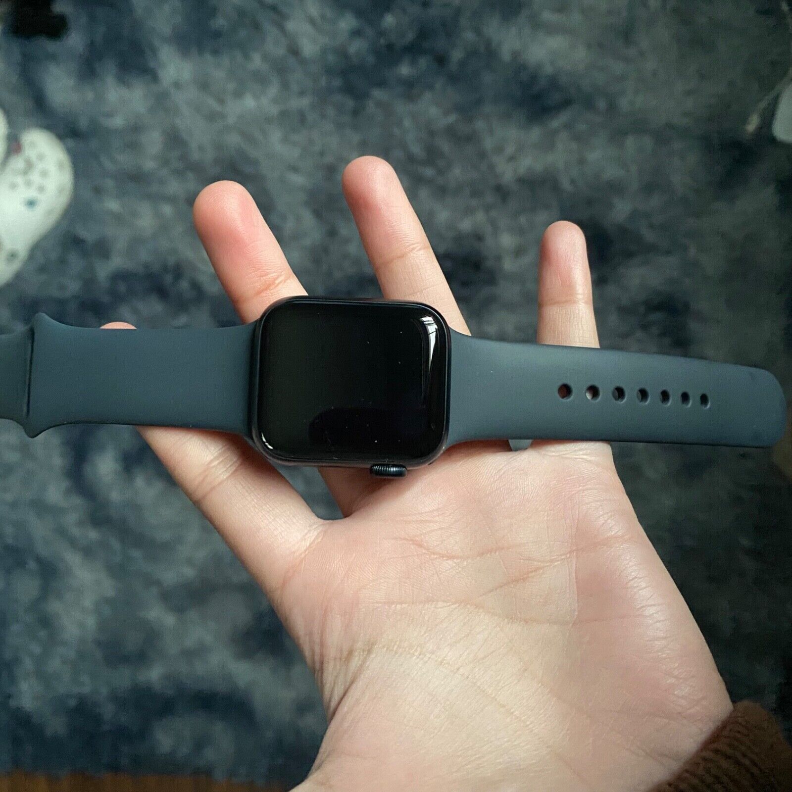 Apple Watch SE 40mm Space Gray Aluminum Case with Black Sport Band  SMALL/MEDIUM