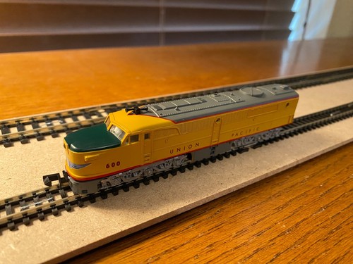 Con Cor N Scale Union Pacific #600 Locomotive #001-002008 PA-1