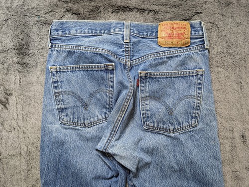 Pantalones de mezclilla para hombre Levi's 501XX con botones desgastados talla 32x33 lavado medio - Imagen 9 de 15