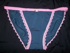 Girls 10-12 lace trim string bikini panties w/flower navy w/pink nip tween