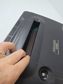 NEO GEO AES CONSOLE SYSTEM FOR PARTS OR REPAIR  POWERS ON NO CLEAR PICTURE #M24