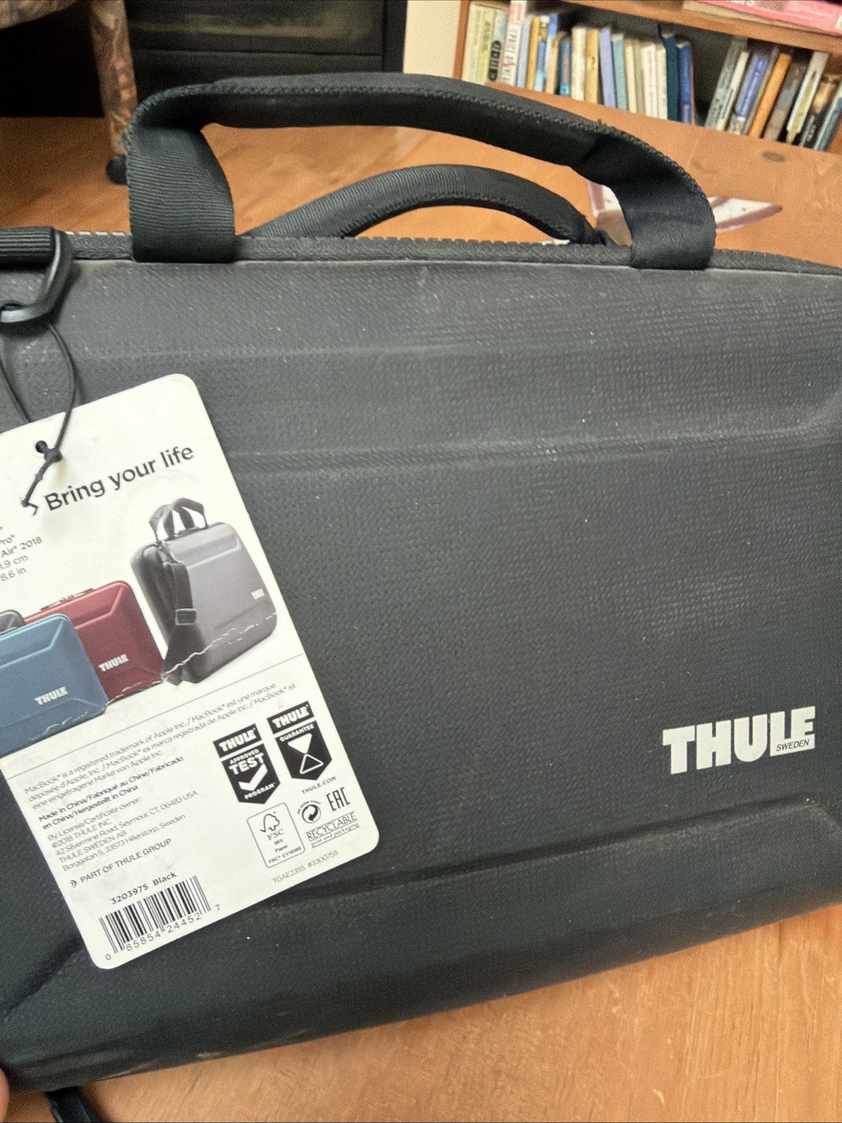 Thule - Gauntlet Laptop Sleeve Case for  Apple MacBook Pro, 