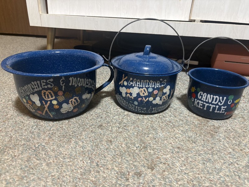 3 Vintage Blue & White Speckled Enamelware Stockpot 