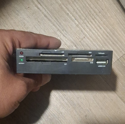 Vantec UGT-CR905 USB 2.0 Multi Card Reader for CF SD Memory Stick xD