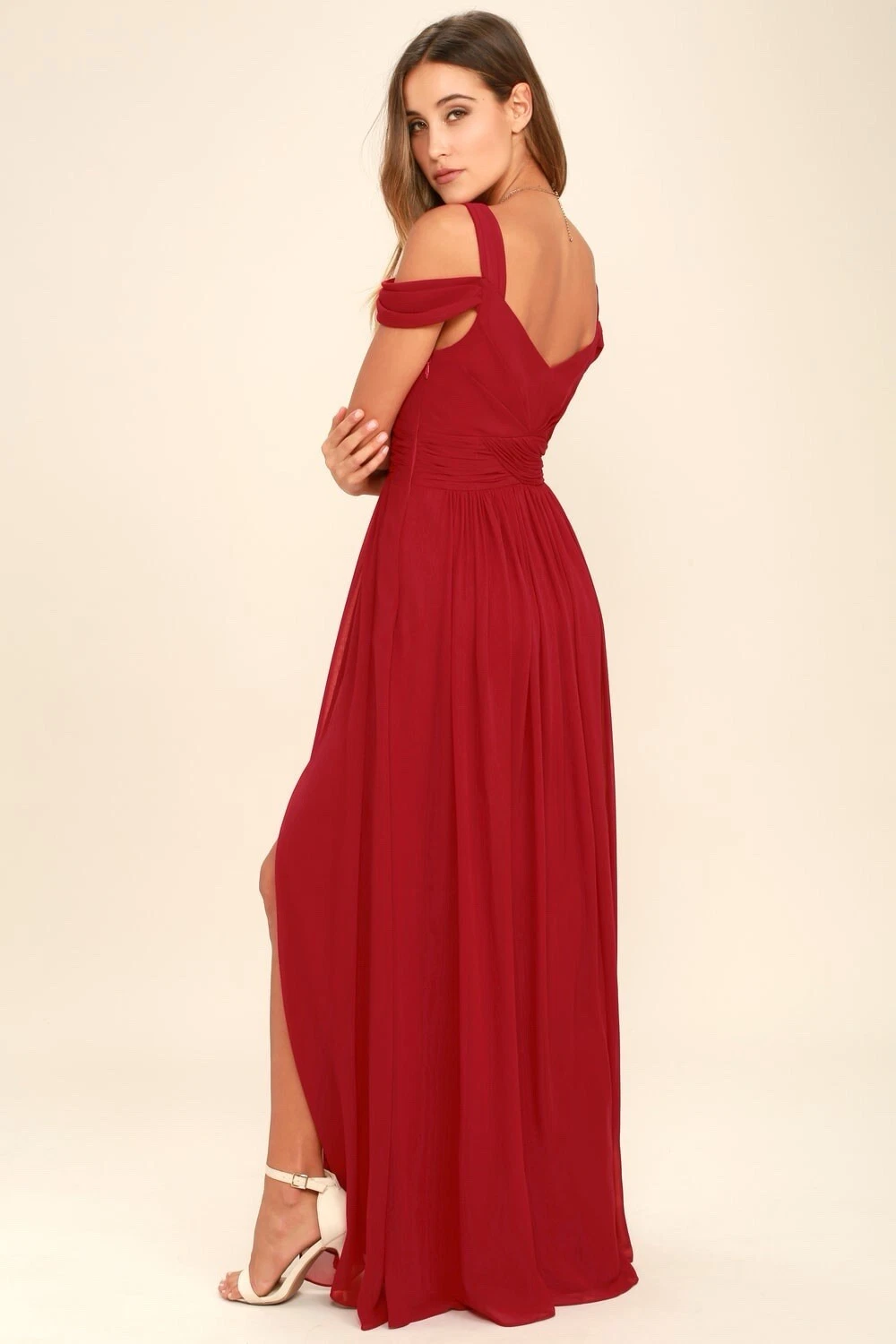 Maxi abito Lulus rosso spalle scoperte scollo a cuore spacco davanti San Valentino