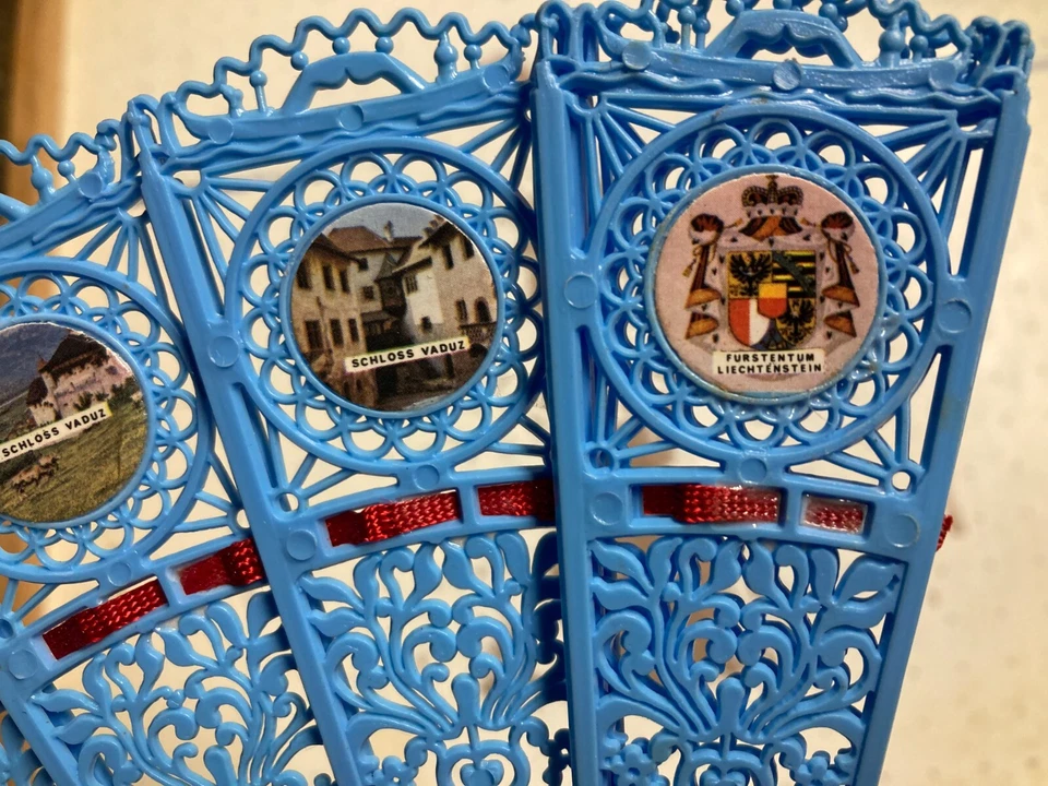 Ventilador de mano de plástico plegable vintage azul años 70 Liechtenstein - antiguo Foto 2 de 4