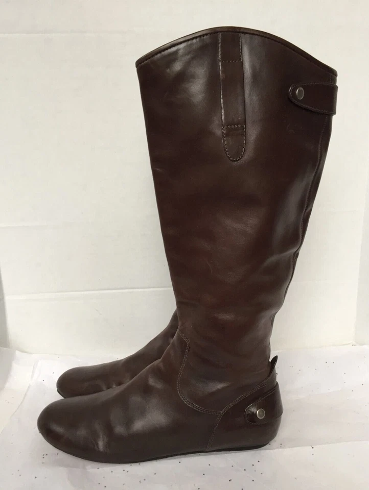 Botas Ecuestres Vera Wang Lavanda Leighton Cuero Marrón Chocolate Planas Talla 8.5 Foto 2 de 4