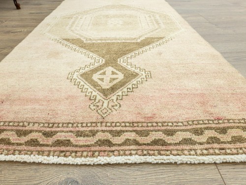 Gedeckter rosa taupe weicher Geometrie Teppich 2,9x11,10 Fuß - Vintage türkischer Oushak Läufer - Bild 8 von 13