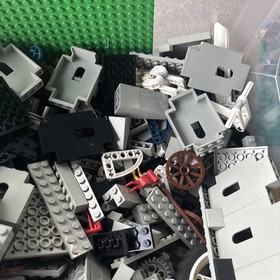 Vintage Lego 6080 King's Castle 1984 and Siege Tower Lego 6061 Lot Mixed
