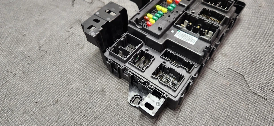 2019 Ford Mustang GT BCM Body Control Module "Manual" OEM - Image 3 of 4