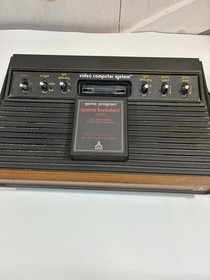 Atari 2600 6 Switch Video System,Space Invaders Game.1 Controller No Power Cord