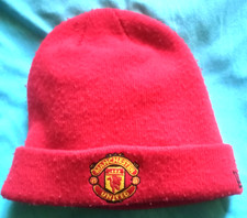 MANCHESTER UNITED - RED  BEANIE KNITTED HAT - NEW ERA - OFFICIAL MU MERCHANDISE.