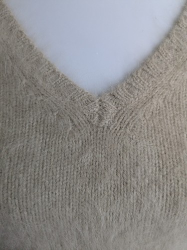 Vintage Y2K Banana Republic Fuzzy Angora Rabbit Hair Sweater V-neck Beige XS 90s - Picture 8 of 11
