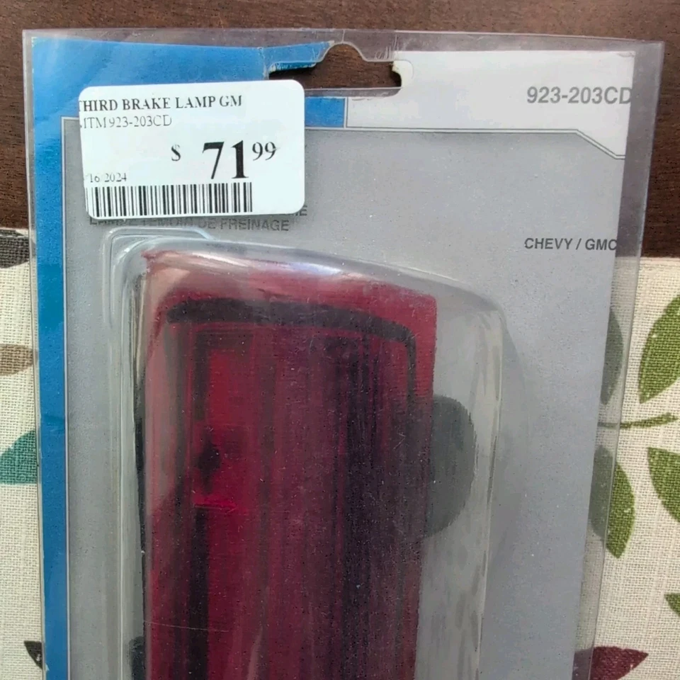 NUEVO 923-203CD Dorman Tercera Luz de Freno Lámpara Chevrolet Suburban Tahoe GMC Yukon Foto 2 de 4
